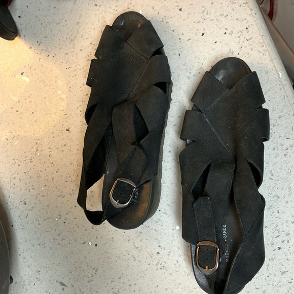 Arche Black Leather suede sandals with 1 3/4” heels and buckle adjustment. 6.5 - Picture 2 of 9